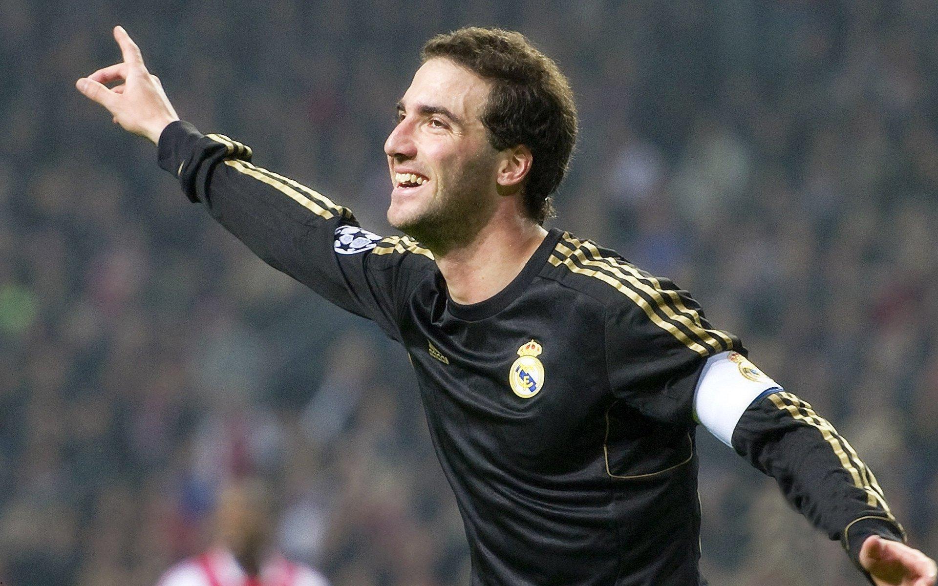 勒沃库森客场强势击溃狼堡 蒂尔曼传射引领胜利攻势